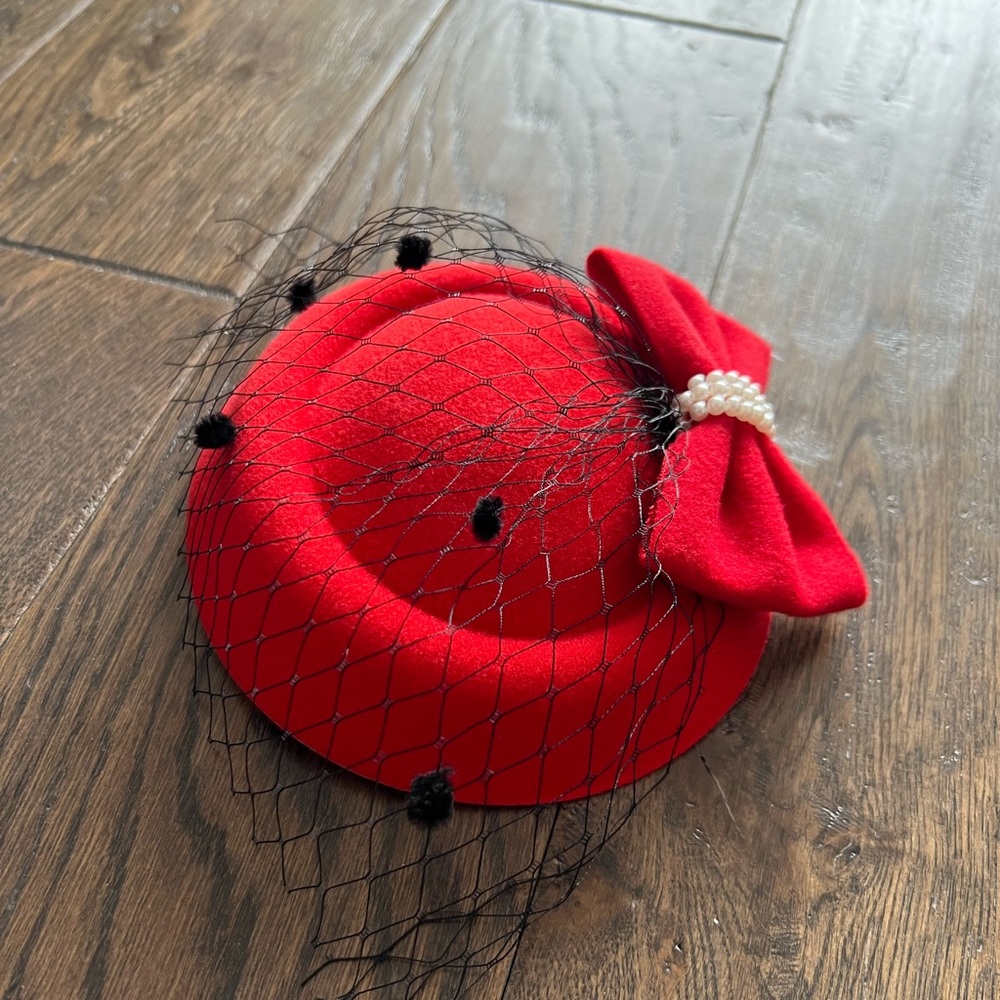 Elegant & Luxurious Hat Fascinators